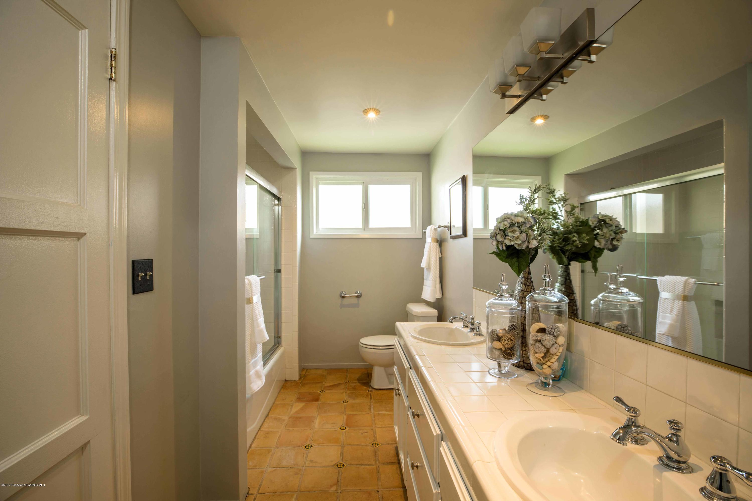 1230 Solita Road Pasadena, CA 91103 - Photo 30 of 39 2M2A2396
