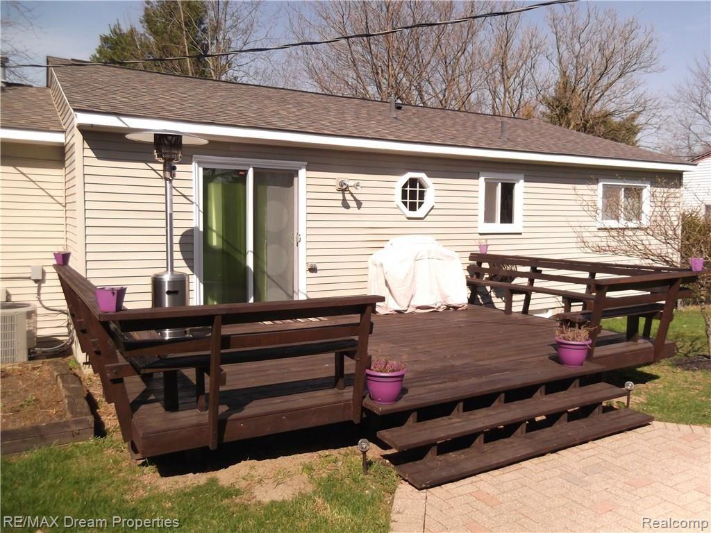 1819 Lochaven Road West Bloomfield, MI 48324 - Photo 44 of 52 Deck