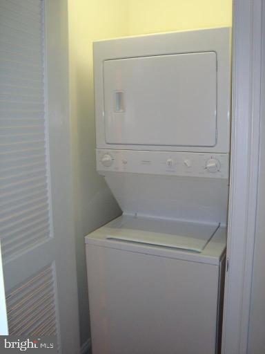 a close up view of washer and dryer