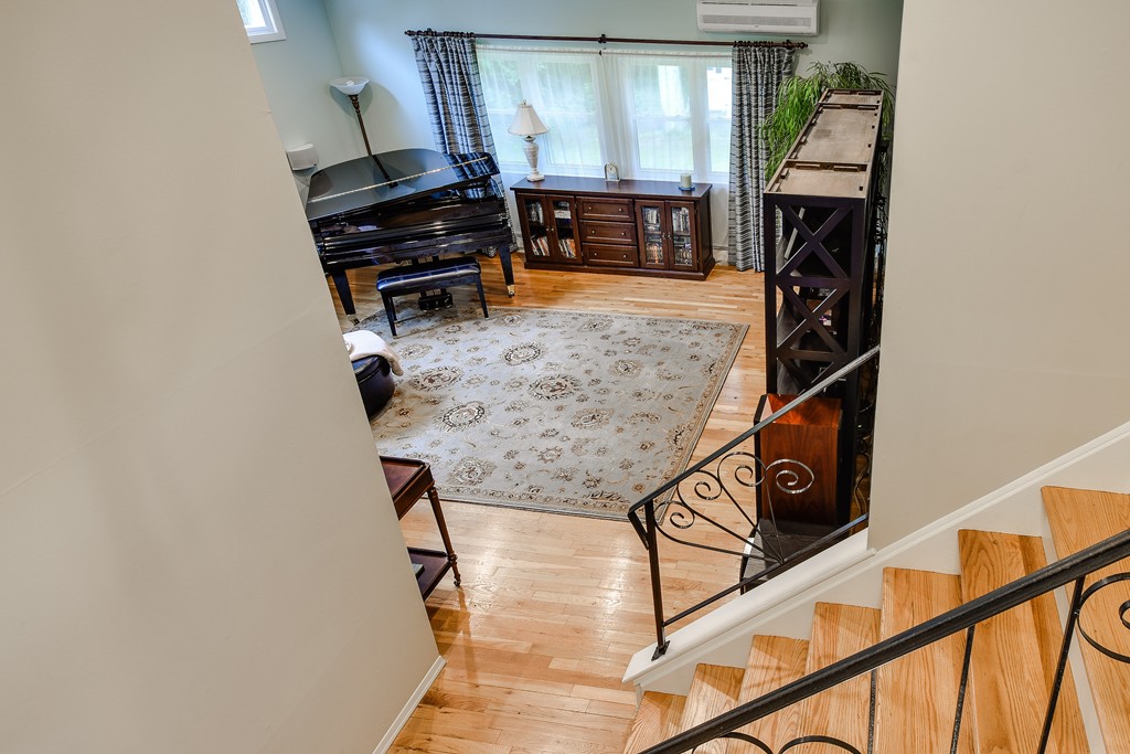 92 Richard Road Holliston, MA 01746 - Photo 16 of 27 Gallery Image 16