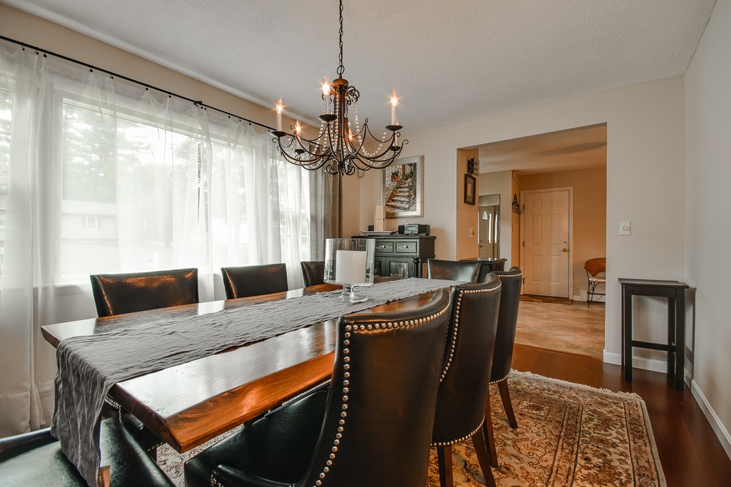 92 Richard Road Holliston, MA 01746 - Photo 5 of 27 Gallery Image 5