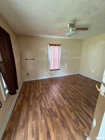 $25,000 | 734 North Division Street, Du Quoin, IL 62832