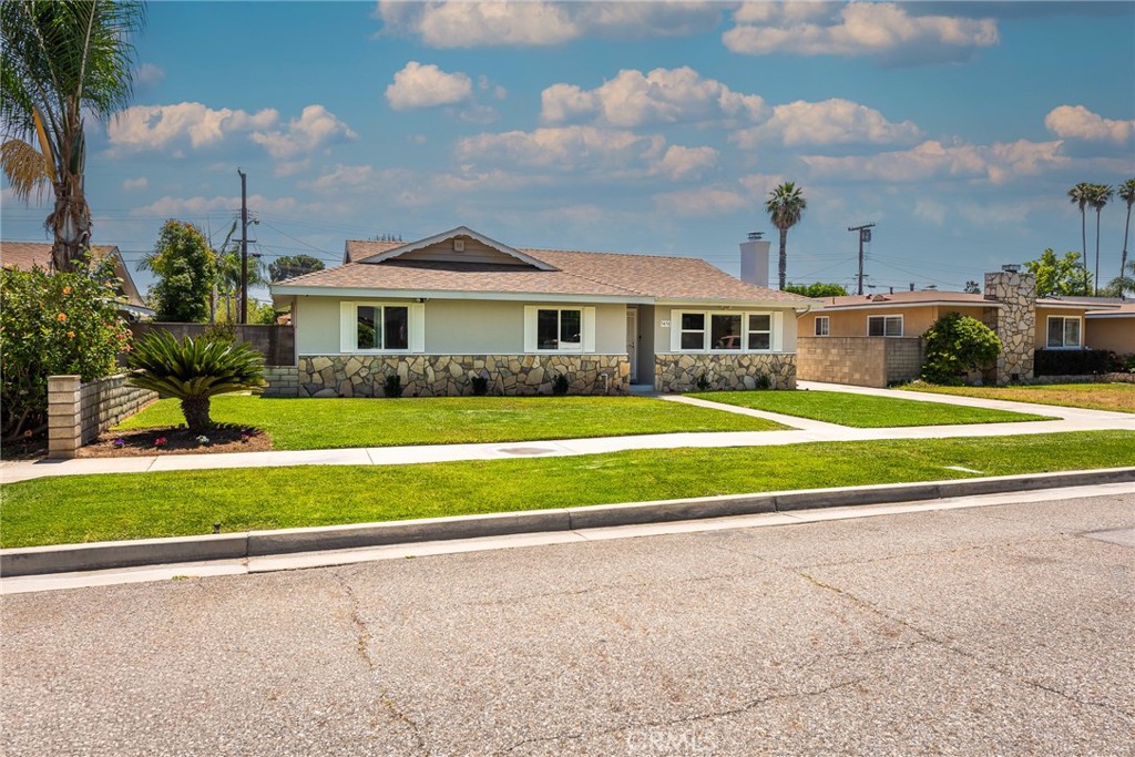 5470 Greenbrier Drive Riverside, CA 92504 - Photo 1 of 38