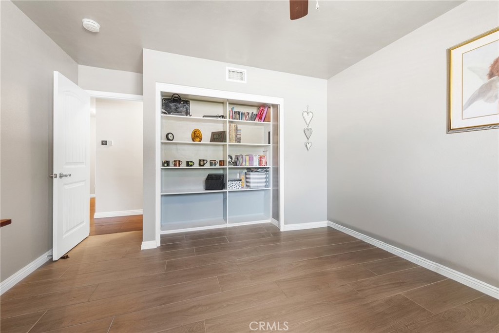 5470 Greenbrier Drive Riverside, CA 92504 - Photo 17 of 38