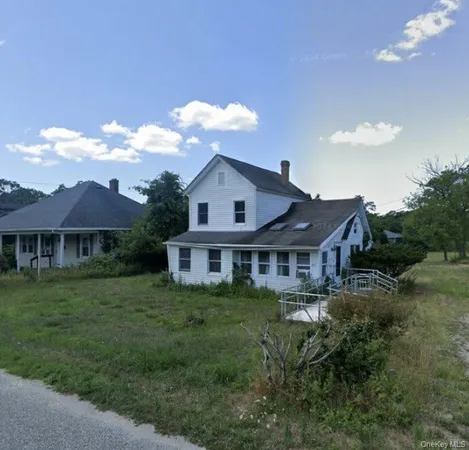$399,900 | 84 Chapel Avenue, East Patchogue, NY 11772