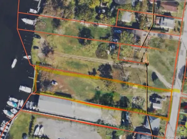 $399,900 | 84 Chapel Avenue, East Patchogue, NY 11772