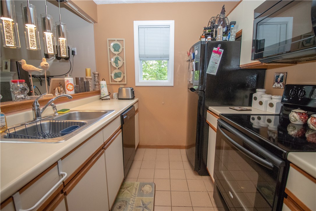 38 Hopkinton Road, Unit A Westerly, RI 02891 - Photo 8 of 21
