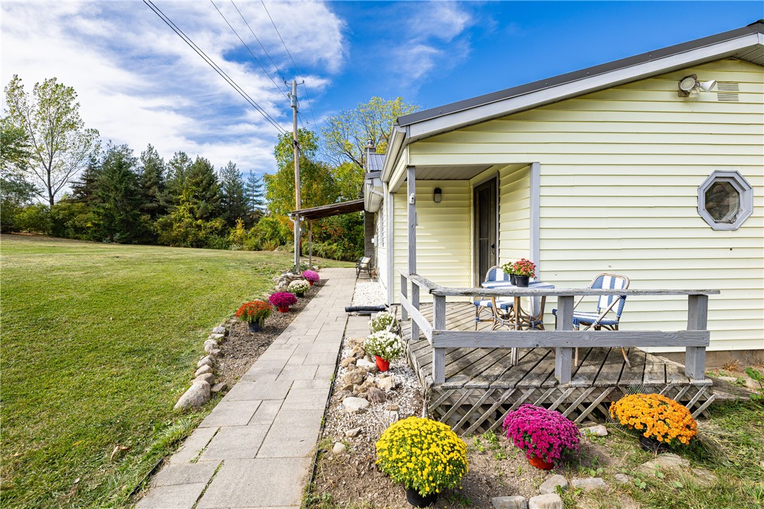 6511 Fisher Hill Road Canandaigua, NY 14424 - Photo 4 of 26