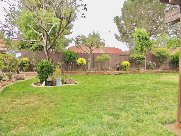 $2,600 | 1142 Stephanie Court, Lancaster, CA 93535
