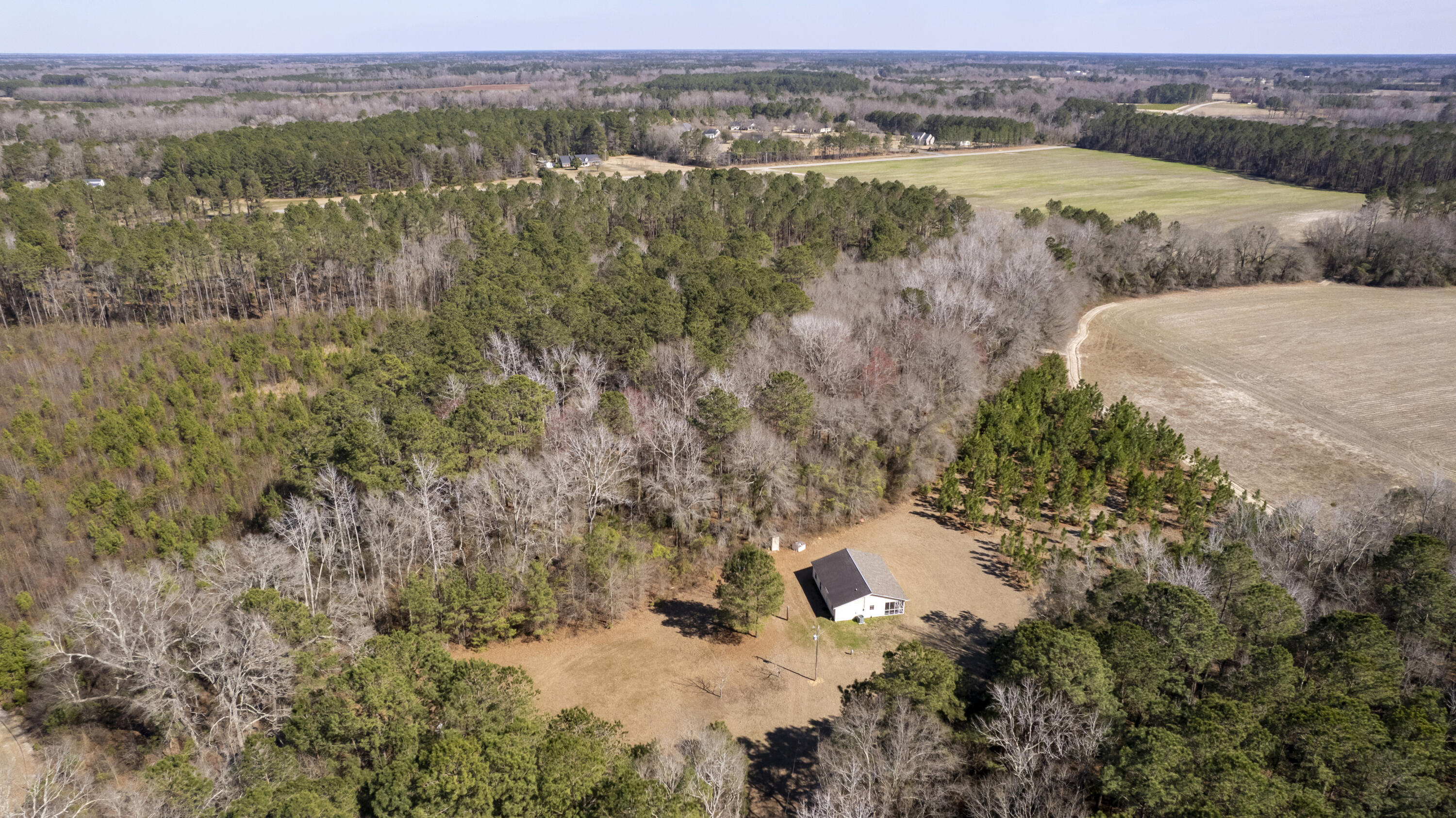 1625 Jerro Road Manning, SC 29102 - Photo 3 of 44 25