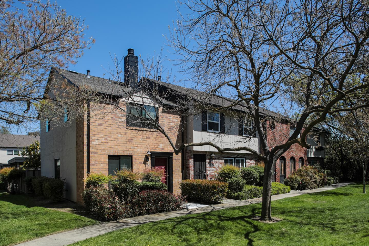 1394 North Loop Drive San Jose, CA 95126 - Photo 35 of 40 a front view of a house with garden