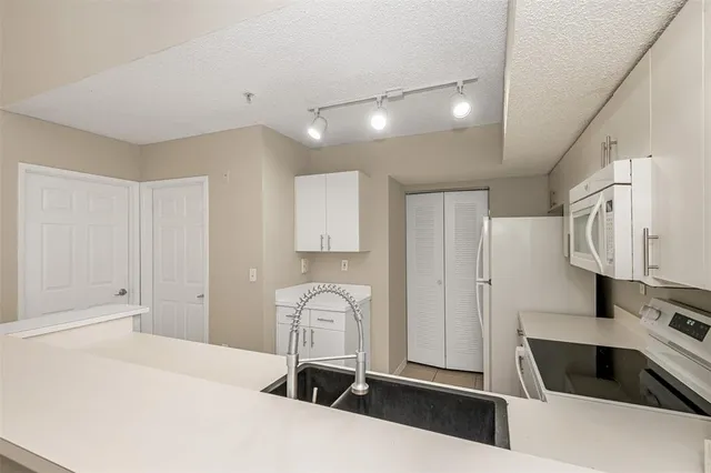 $2,100 | 3848 Lyons Road, Unit 202, Coconut Creek, FL 33073