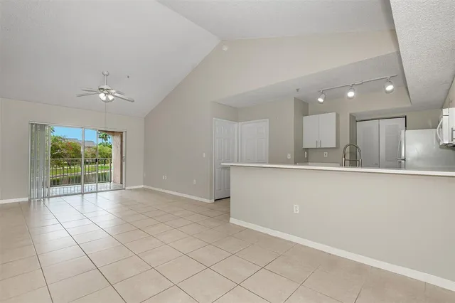 $2,100 | 3848 Lyons Road, Unit 202, Coconut Creek, FL 33073