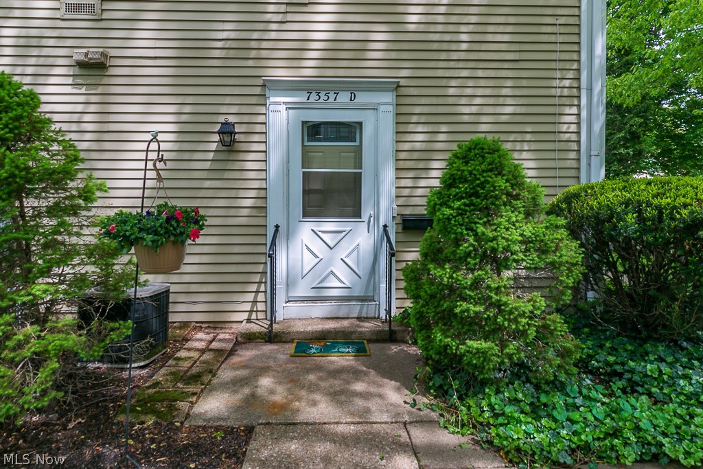 7357 Fox Mill Road, Unit 25D Mentor, OH 44060 - Photo 2 of 28 Gallery Image 2