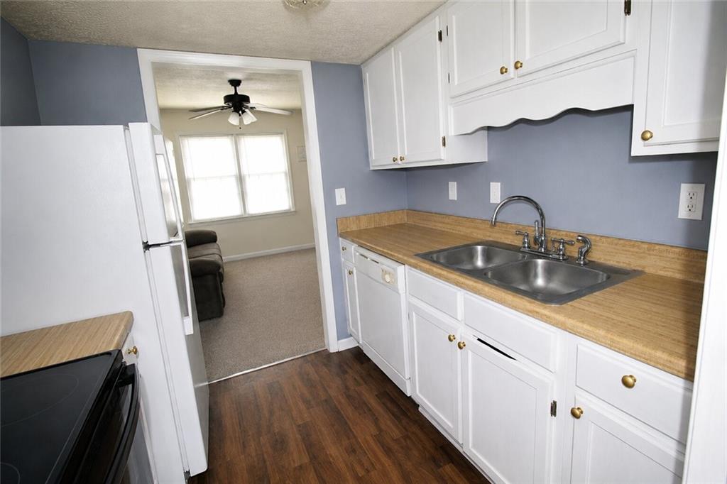 5584 Executive Way Norcross, GA 30071 - Photo 9 of 30