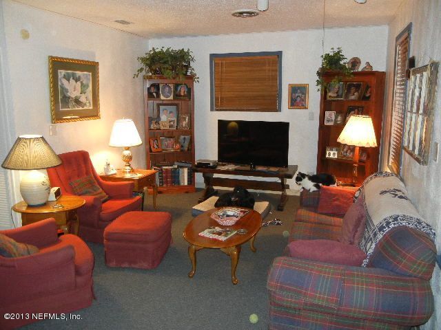 8807 Runnymeade Road Jacksonville, FL 32257 - Photo 4 of 20 4FamilyRoom