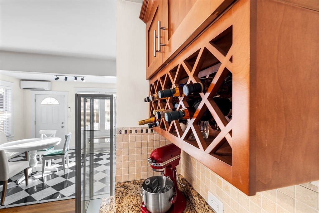 47 Pelican Road Quincy, MA 02169 - Photo 8 of 28 Gallery Image 8
