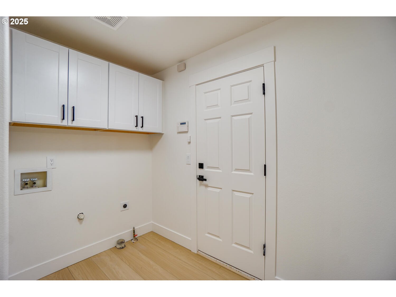 3704 Northwest Orchard Court Camas, WA 98607 - Photo 13 of 33 a view of kitchen and closet