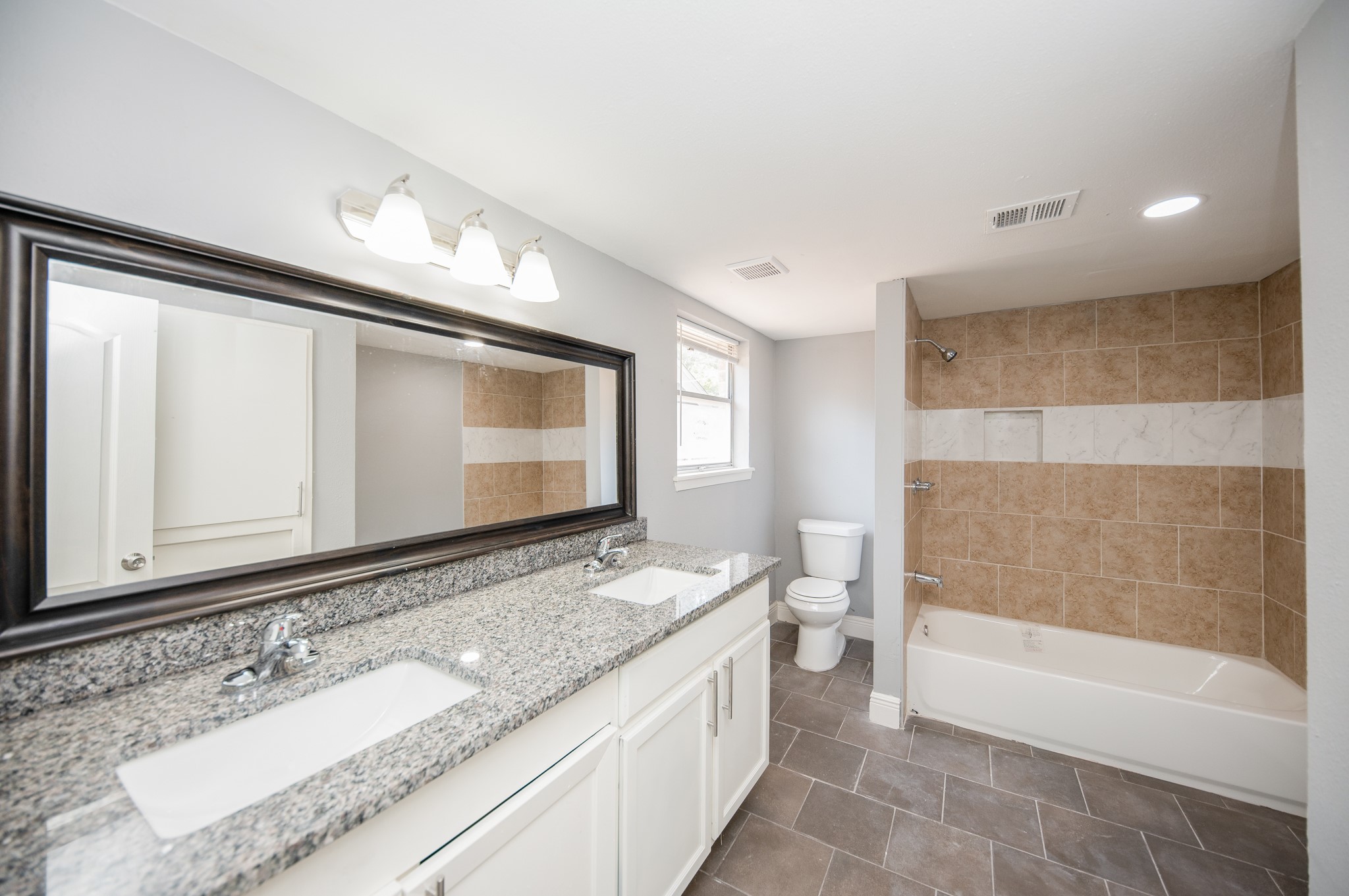 9407 Pipestone Street Houston, TX 77074 - Photo 13 of 32