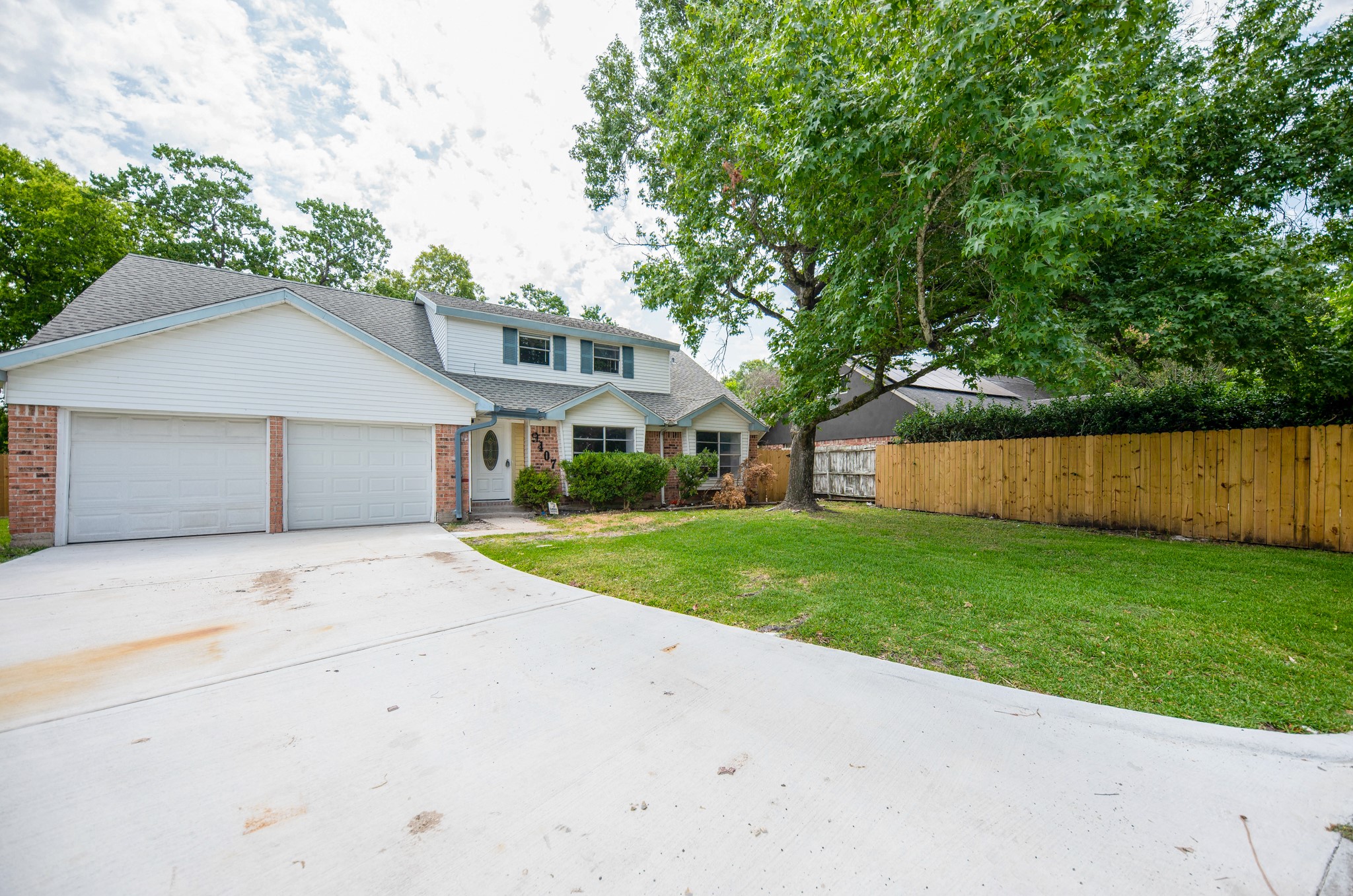 9407 Pipestone Street Houston, TX 77074 - Photo 2 of 32