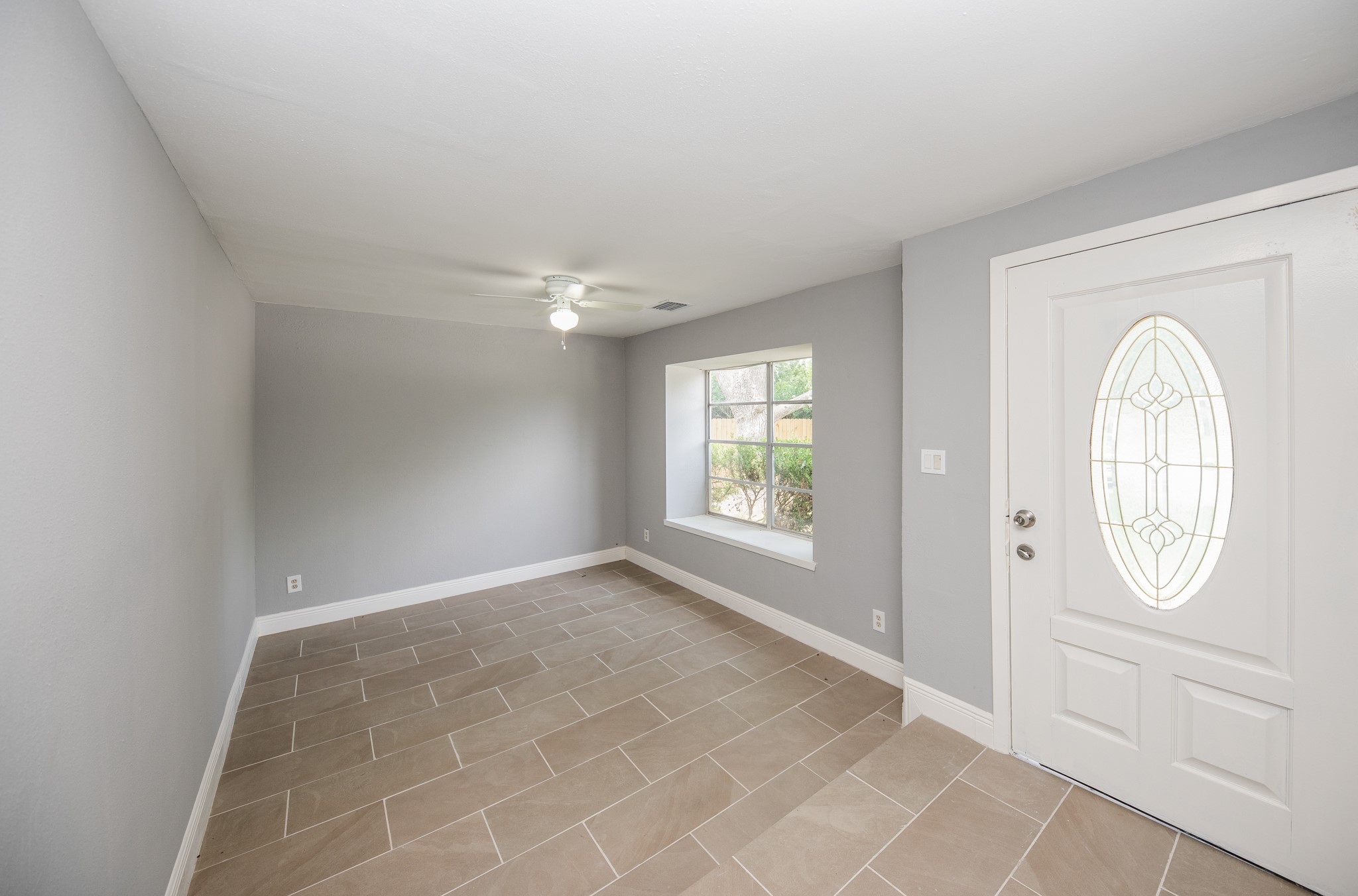 9407 Pipestone Street Houston, TX 77074 - Photo 3 of 32