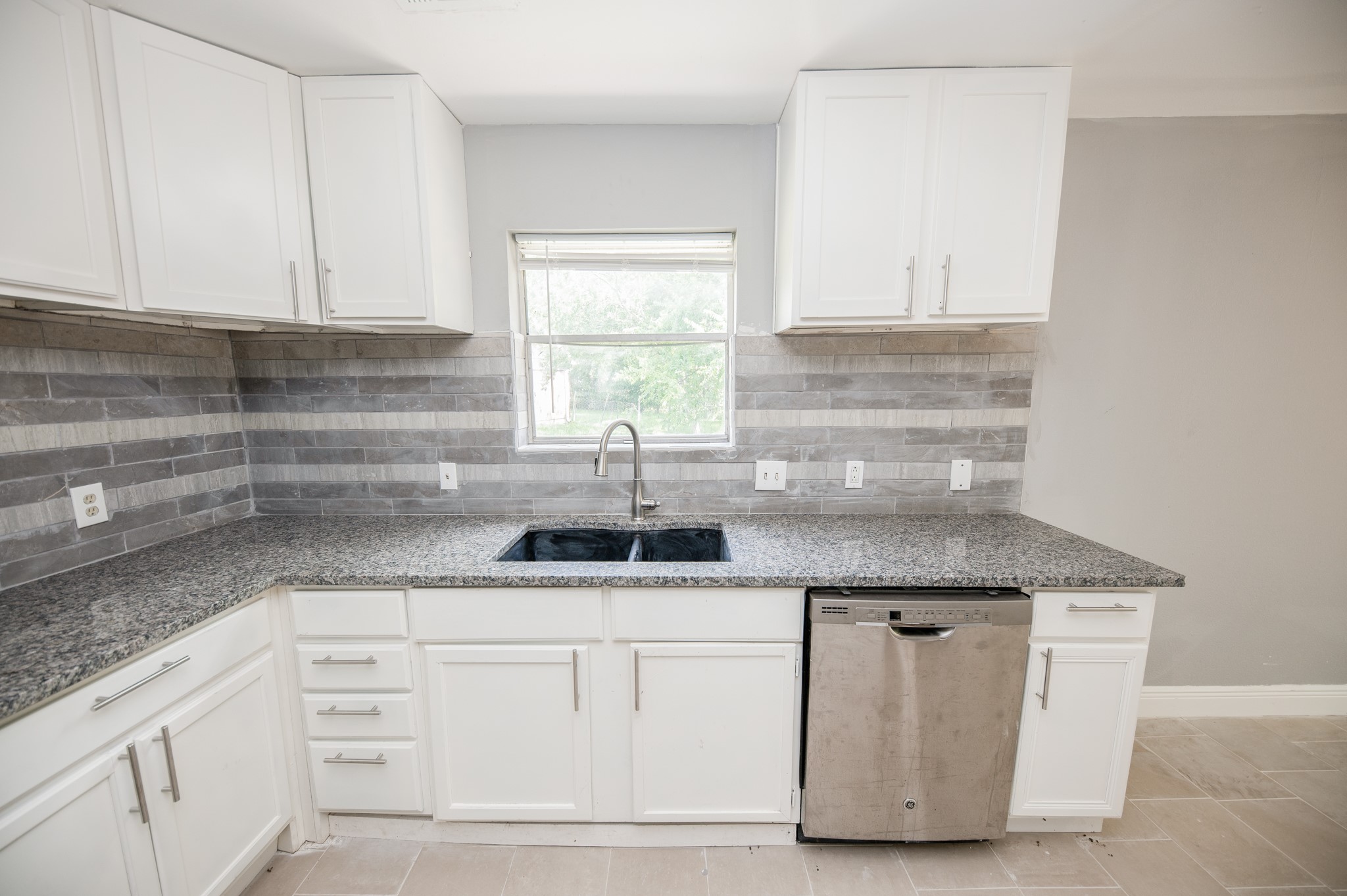 9407 Pipestone Street Houston, TX 77074 - Photo 9 of 32