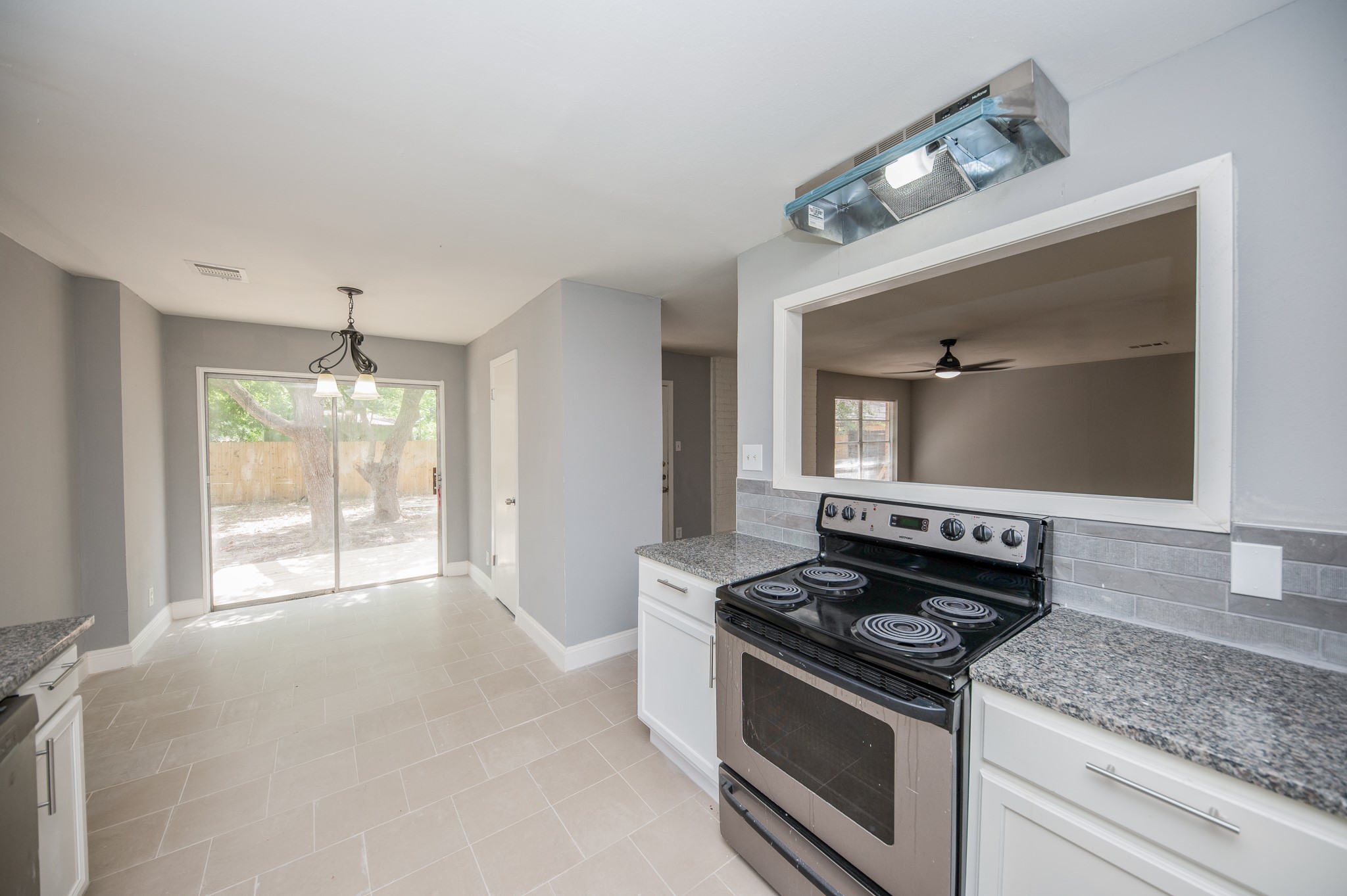 9407 Pipestone Street Houston, TX 77074 - Photo 10 of 32