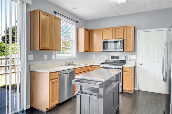 $320,000 | 201 Ancient Oaks Way, Hiram, GA 30141