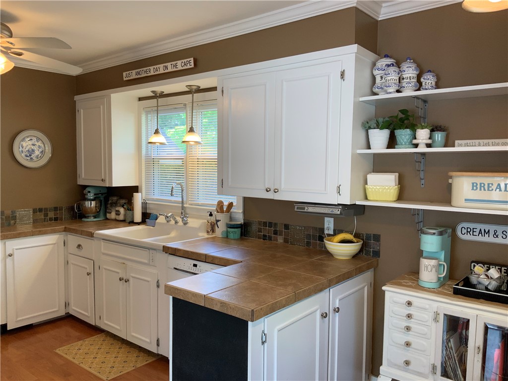 233 Wildmere Road Irondequoit, NY 14617 - Photo 17 of 44