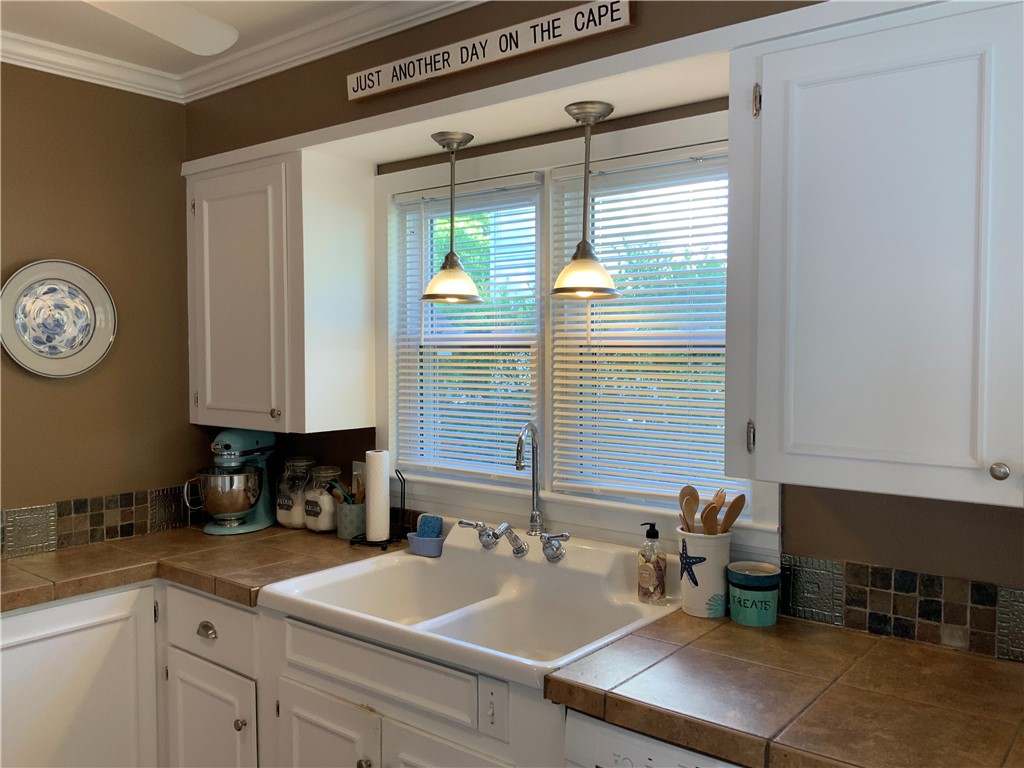 233 Wildmere Road Irondequoit, NY 14617 - Photo 18 of 44