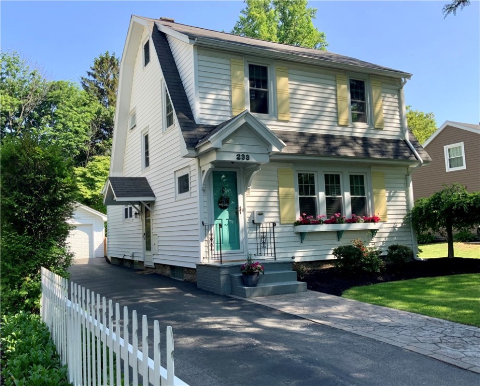 233 Wildmere Road Irondequoit, NY 14617 - Photo 3 of 44