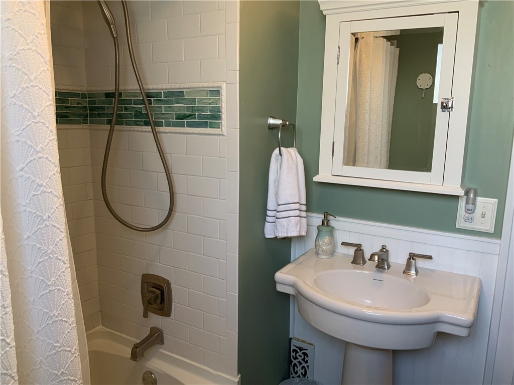 233 Wildmere Road Irondequoit, NY 14617 - Photo 34 of 44