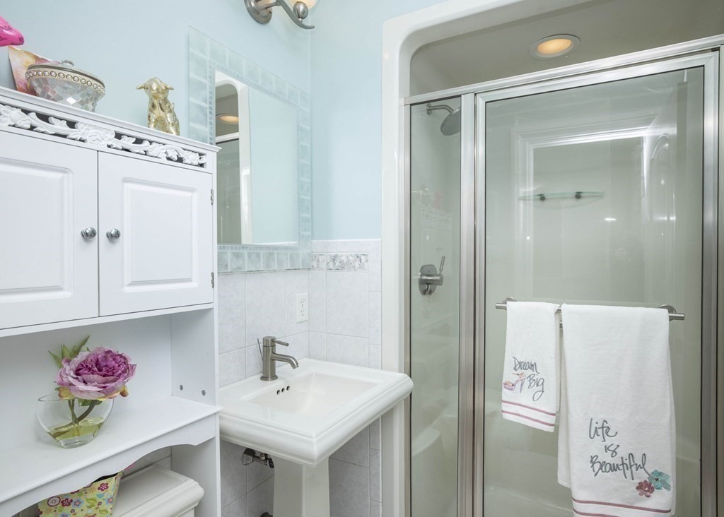 15 Elizabeth Drive Rochester, MA 02770 - Photo 26 of 42