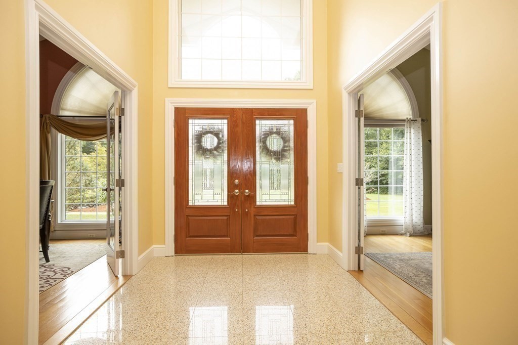 15 Elizabeth Drive Rochester, MA 02770 - Photo 4 of 42