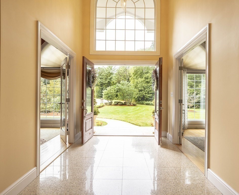 15 Elizabeth Drive Rochester, MA 02770 - Photo 5 of 42