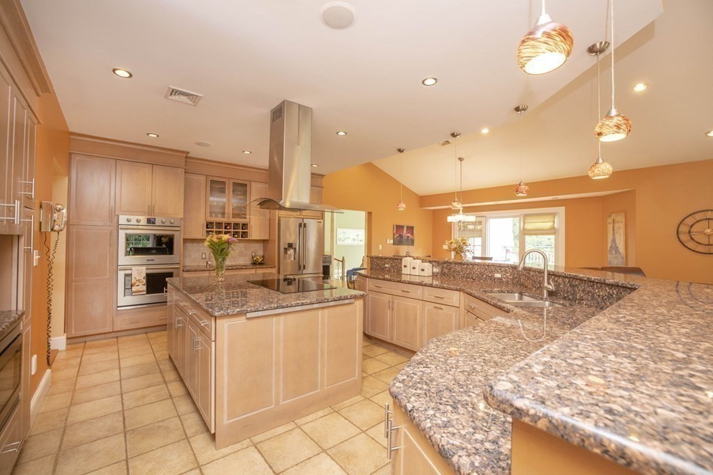 15 Elizabeth Drive Rochester, MA 02770 - Photo 9 of 42