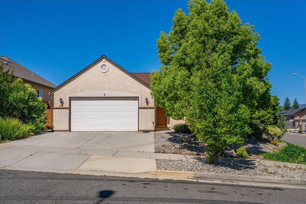 604 Durango Way Redding, CA 96003 - Photo 55 of 55 Front