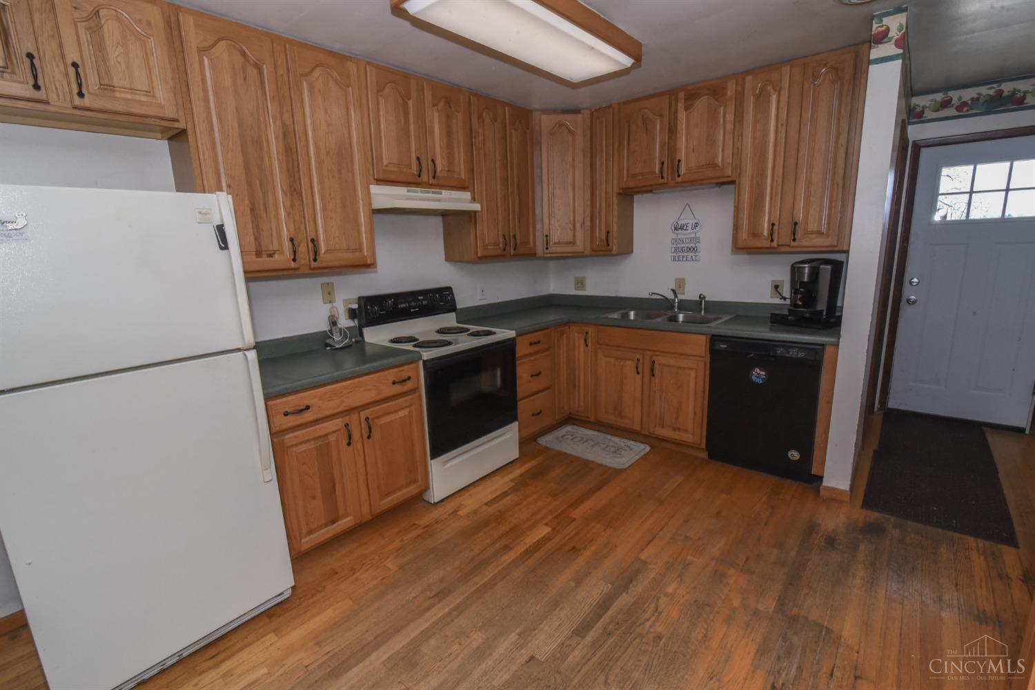 7710 Gaines Road Cincinnati, OH 45247 - Photo 7 of 25