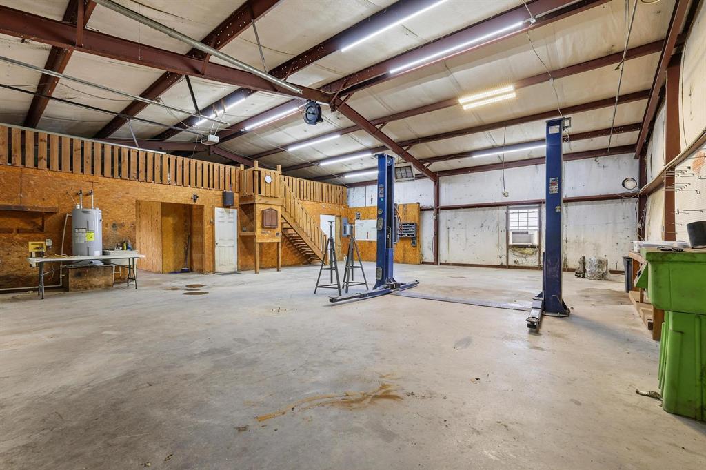 386 Scoggins Road Tioga, TX 76271 - Photo 29 of 30 a view of a room with gym equipment