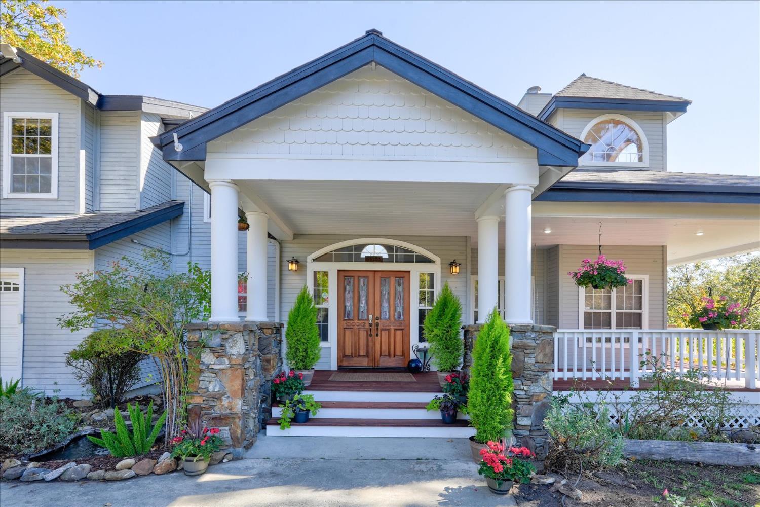 59484 Cascadel Road North Fork, CA 93643 - Photo 4 of 95 a front view of a house with a yard