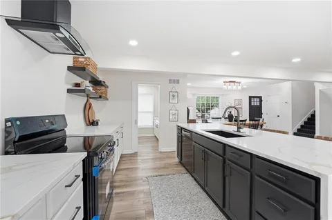 $459,990 | 10442 Century Lane, Lenexa, KS 66215