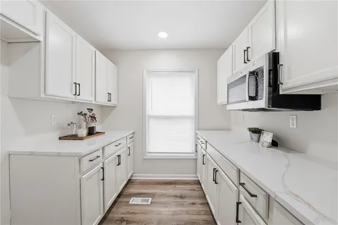 $459,990 | 10442 Century Lane, Lenexa, KS 66215