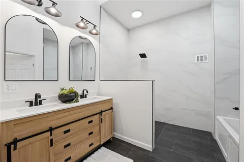 $459,990 | 10442 Century Lane, Lenexa, KS 66215