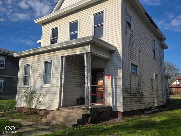 $39,900 | 1017 South 7th Street, Terre Haute, IN 47807