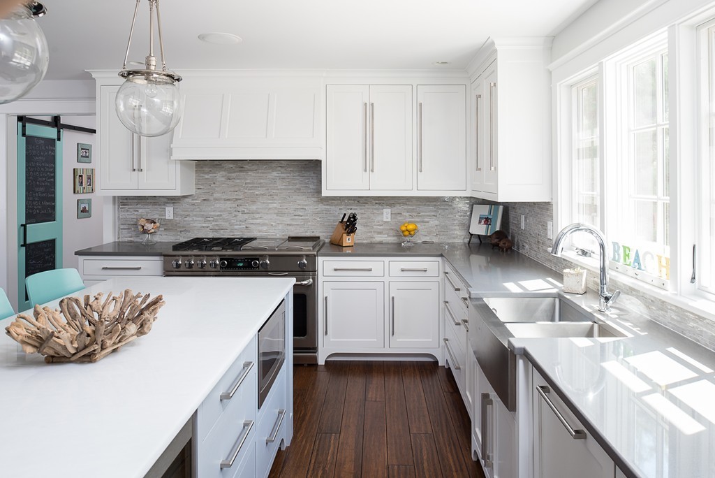82 Jerusalem Road Cohasset, MA 02025 - Photo 4 of 30 Gallery Image 4