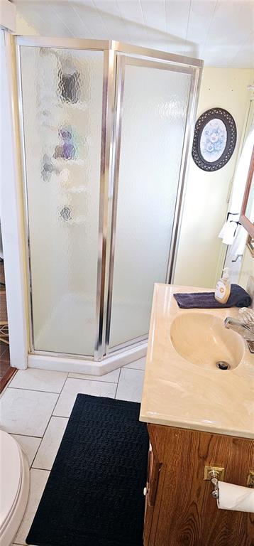 10315 Cortez Road West, Unit 714 Bradenton, FL 34210 - Photo 10 of 26 a bathroom with a sink and a mirror