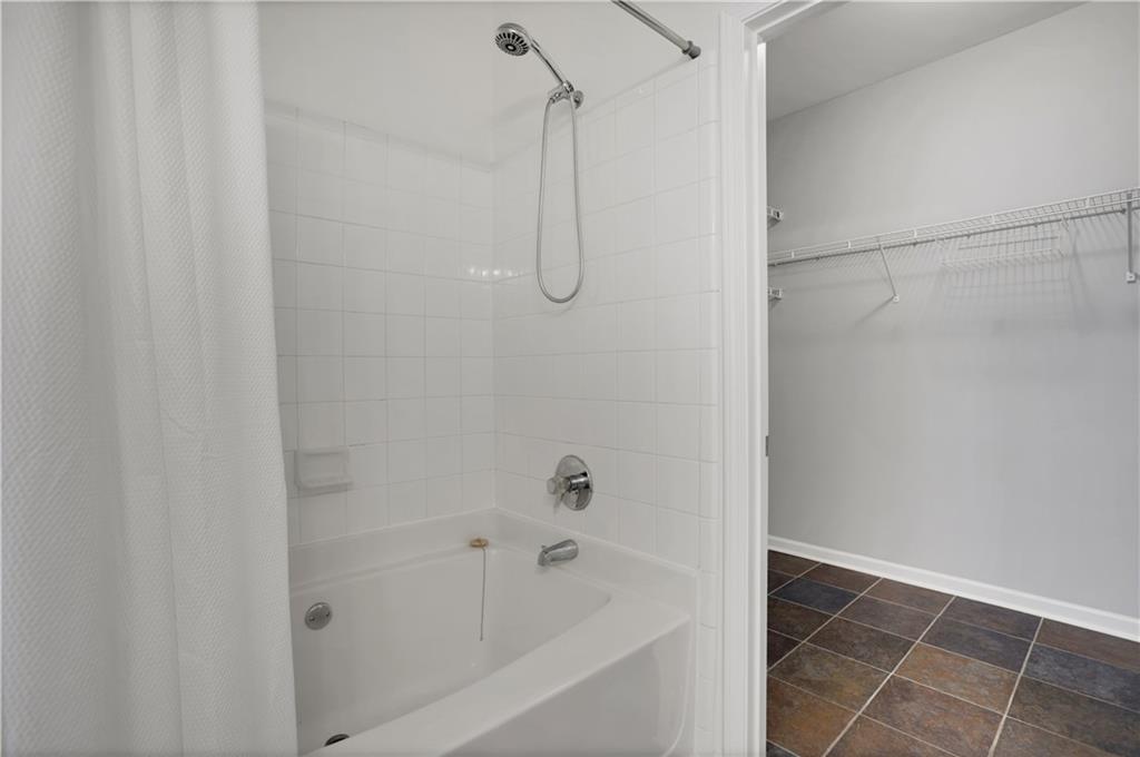 2700 Pine Tree Road Northeast, Unit 1017 Atlanta, GA 30324 - Photo 25 of 48 Gallery Image 25