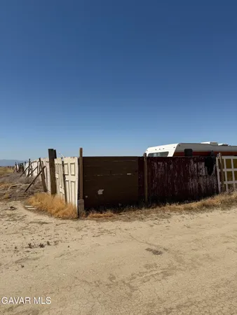$40,000 | D8-52 D8-52 Vic Avenue, Lancaster, CA 93535