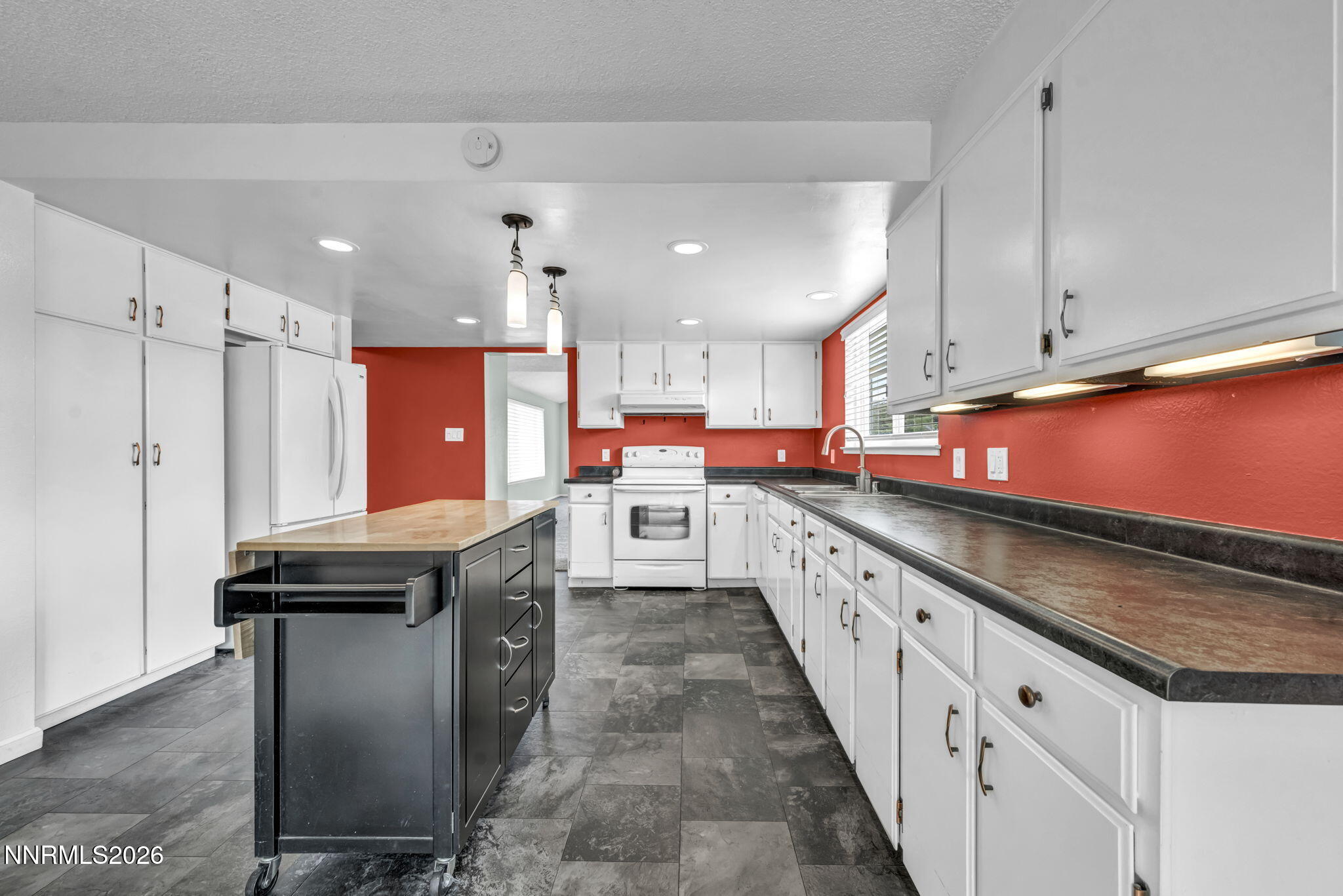 4100 Edrie Drive Reno, NV 89502 - Photo 5 of 51 10b