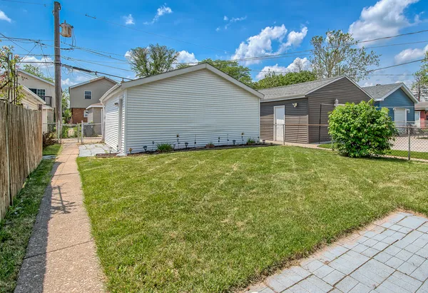 $309,000 | 4524 1st Avenue, Lyons, IL 60534